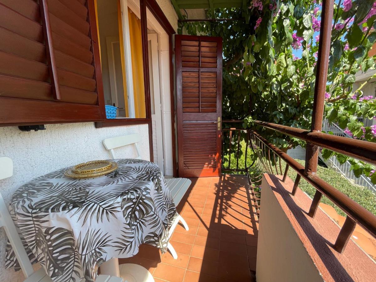 Hvar Guesthouse - Double Bedroom With Private Bathroom Jelsa  Dış mekan fotoğraf