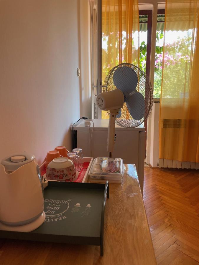 Hvar Guesthouse - Double Bedroom With Private Bathroom Jelsa  Dış mekan fotoğraf