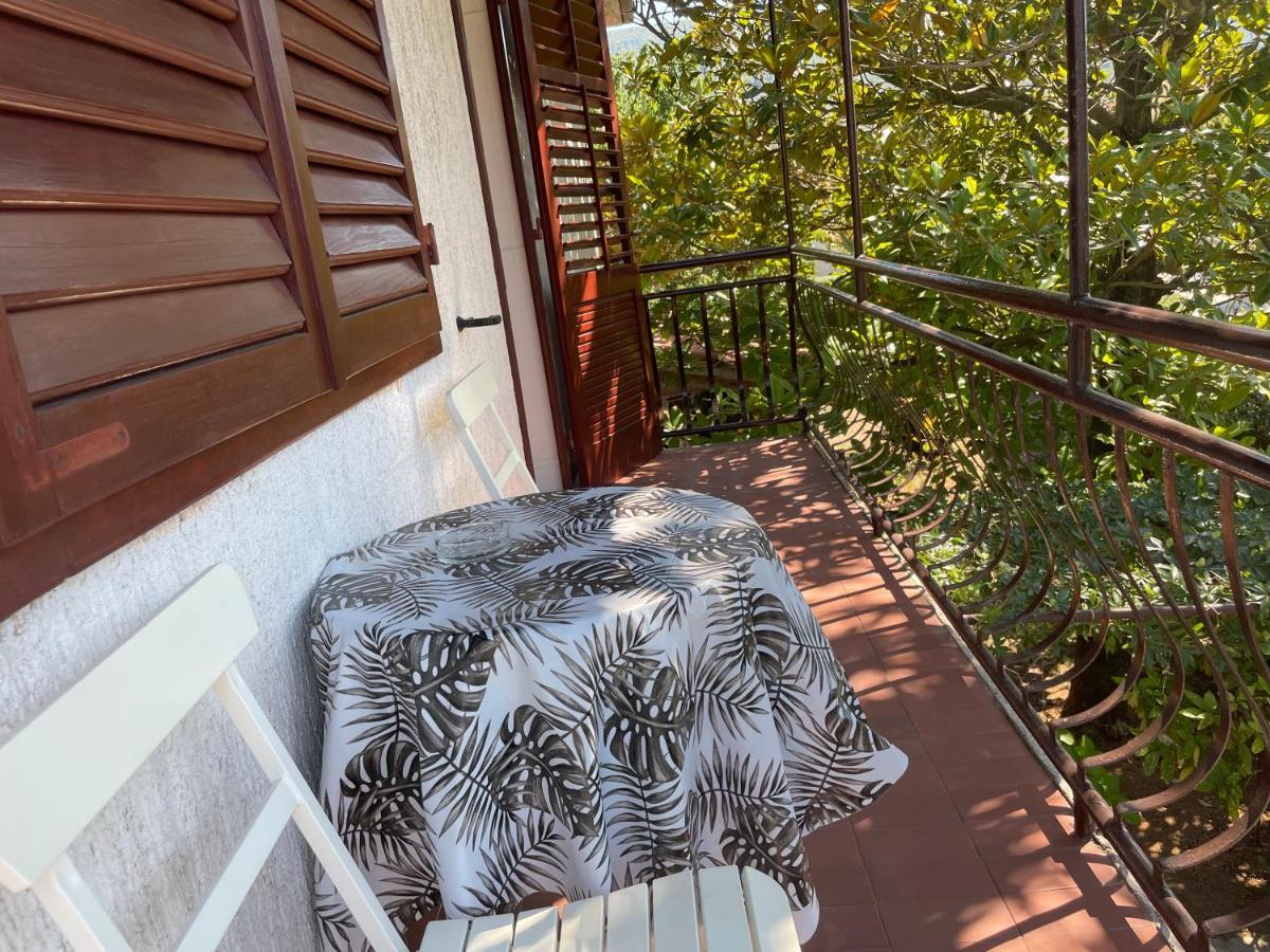 Hvar Guesthouse - Double Bedroom With Private Bathroom Jelsa  Dış mekan fotoğraf