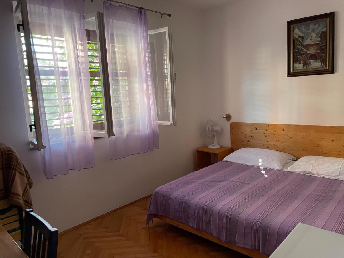 Hvar Guesthouse - Double Bedroom With Private Bathroom Jelsa  Dış mekan fotoğraf
