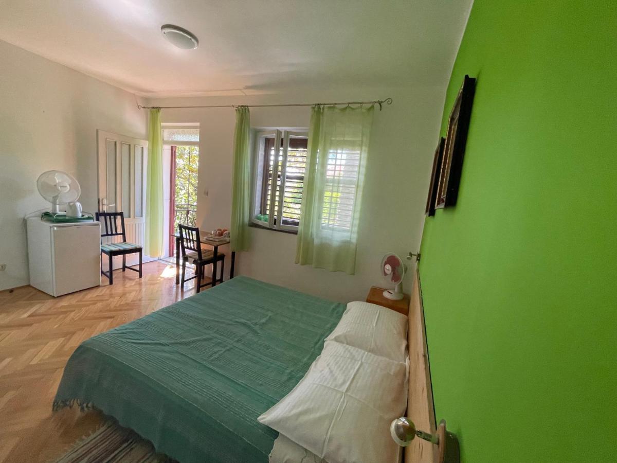 Hvar Guesthouse - Double Bedroom With Private Bathroom Jelsa  Dış mekan fotoğraf