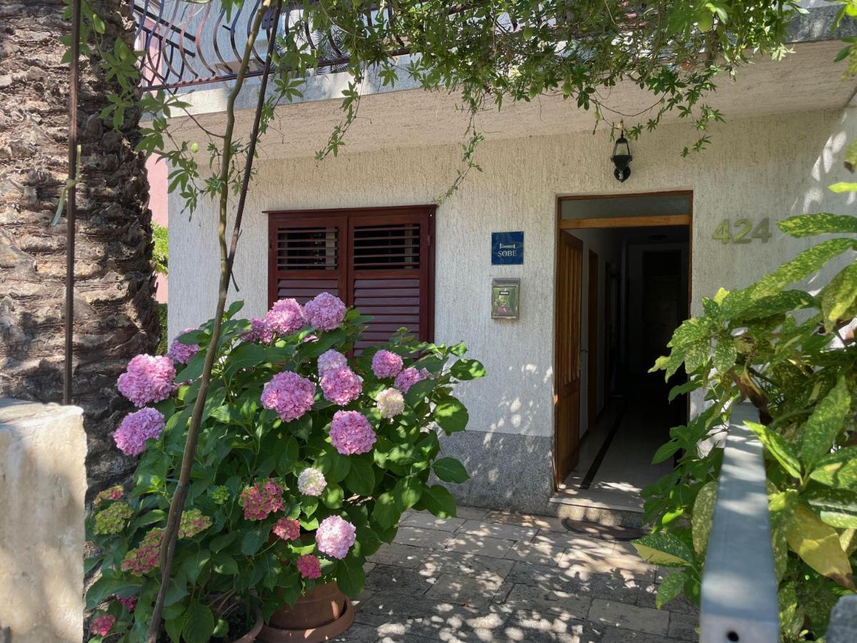 Hvar Guesthouse - Double Bedroom With Private Bathroom Jelsa  Dış mekan fotoğraf