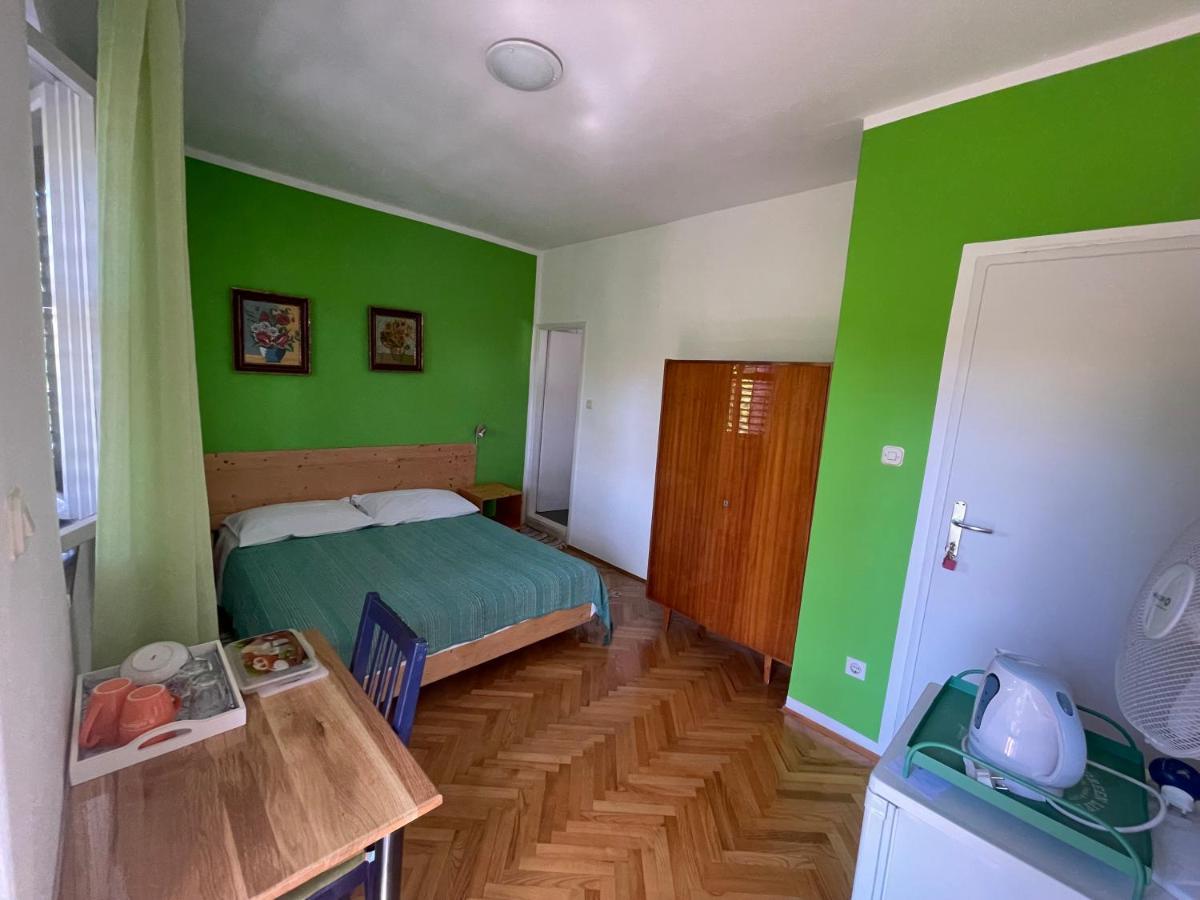 Hvar Guesthouse - Double Bedroom With Private Bathroom Jelsa  Dış mekan fotoğraf