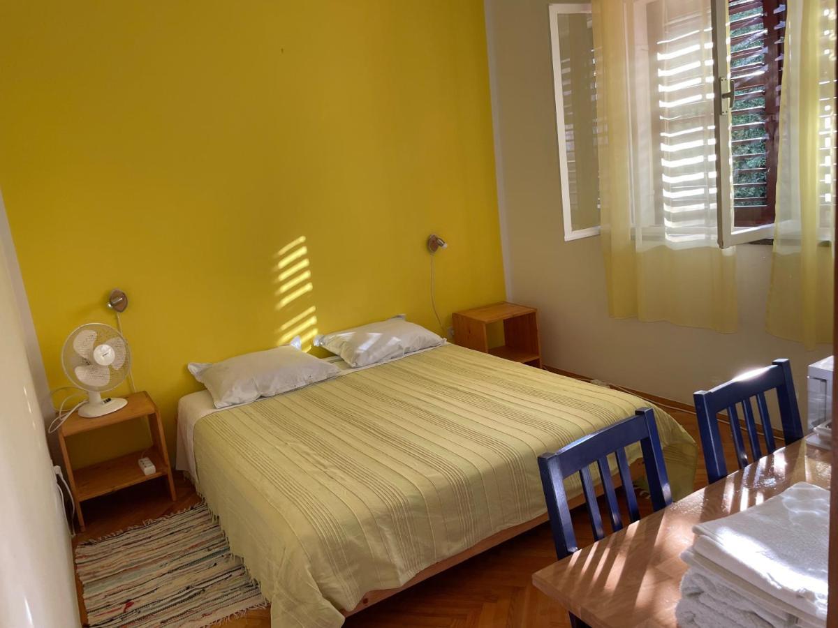 Hvar Guesthouse - Double Bedroom With Private Bathroom Jelsa  Dış mekan fotoğraf